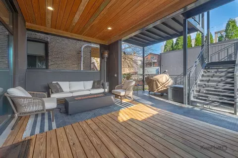 Exterior - 2646 W Augusta Blvd #1, Chicago, IL 60622 photo 2 of 8