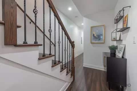 Entry Way - 2646 W Augusta Blvd #1, Chicago, IL 60622 photo 1 of 2