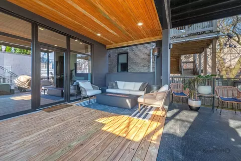 Exterior - 2646 W Augusta Blvd #1, Chicago, IL 60622 photo 3 of 8