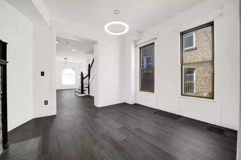 Living - 928 E 46th St, Chicago, IL 60653 photo 4 of 6