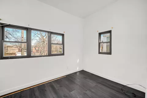 Bedroom - 928 E 46th St, Chicago, IL 60653 photo 5 of 5
