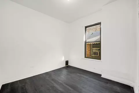 Bedroom - 928 E 46th St, Chicago, IL 60653 photo 3 of 5