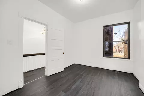 Bedroom - 928 E 46th St, Chicago, IL 60653 photo 2 of 5