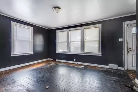 Living - 201 E 143rd St, Dolton, IL 60419 photo 2 of 3