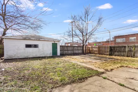 Exterior - 201 E 143rd St, Dolton, IL 60419 photo 1 of 3