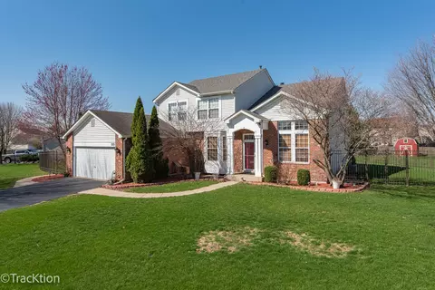 323 Mallard Ln, Sugar Grove, IL 60554