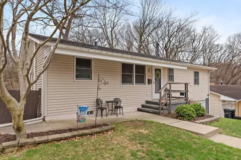 Exterior - 4610 8th Ave, Moline, IL 61265 photo 2 of 8