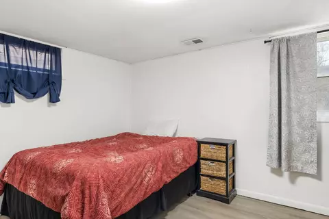 Bedroom - 4610 8th Ave, Moline, IL 61265 photo 7 of 7