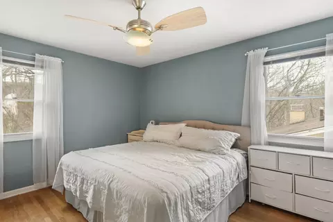Bedroom - 4610 8th Ave, Moline, IL 61265 photo 1 of 7
