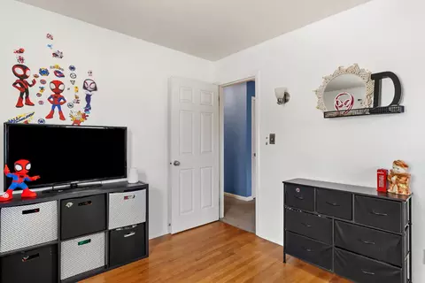 Bedroom - 4610 8th Ave, Moline, IL 61265 photo 4 of 7