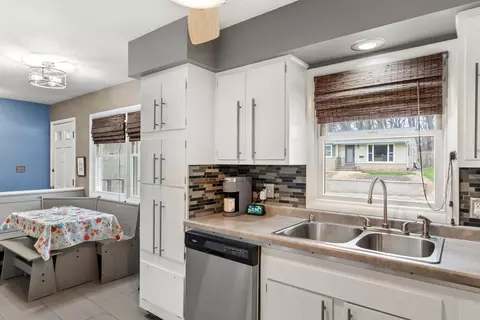 Kitchen - 4610 8th Ave, Moline, IL 61265 photo 5 of 6