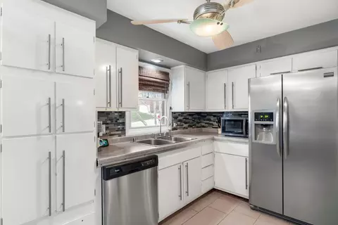Kitchen - 4610 8th Ave, Moline, IL 61265 photo 3 of 6