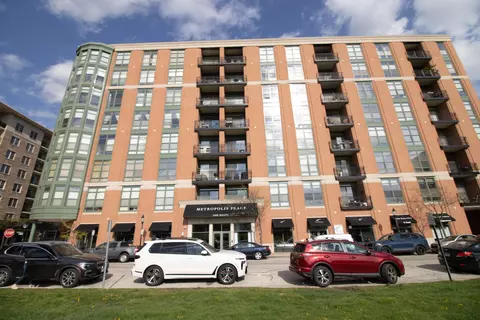 1 S Highland Ave #306, Arlington Heights, IL 60005