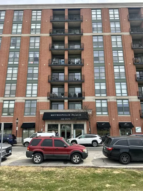 1 S Highland Ave #306, Arlington Heights, IL 60005