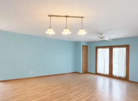 Living - 76 S 3160 Rd W, Kankakee, IL 60901 photo 3 of 3