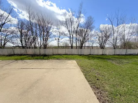Exterior - 76 S 3160 Rd W, Kankakee, IL 60901 photo 4 of 4