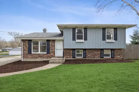 2504 N Boulevard View Ave, Waukegan, IL 60087