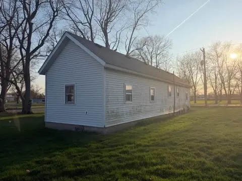 Other - 118 S Bloomington St, Dewitt, IL 61735 photo 2 of 8