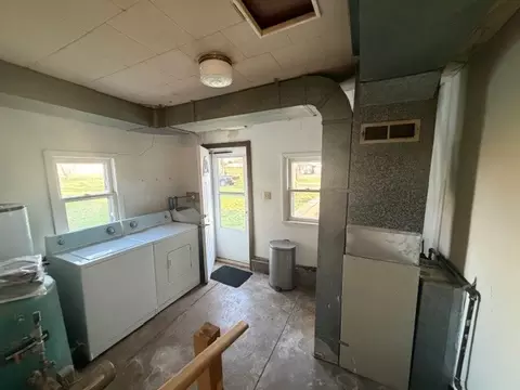 Other - 118 S Bloomington St, Dewitt, IL 61735 photo 6 of 8