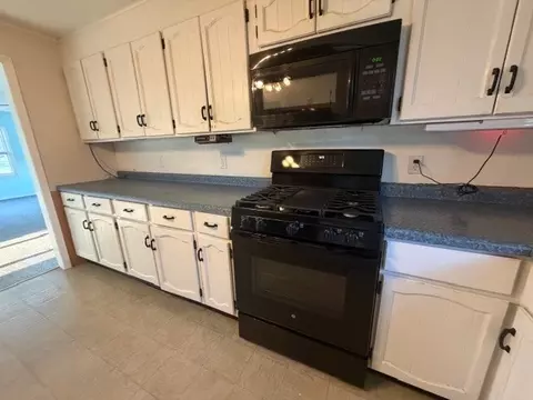 Kitchen - 118 S Bloomington St, Dewitt, IL 61735 photo 4 of 4