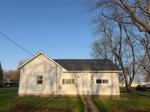 118 S Bloomington St, Dewitt, IL 61735
