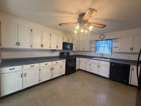 Kitchen - 118 S Bloomington St, Dewitt, IL 61735 photo 1 of 4