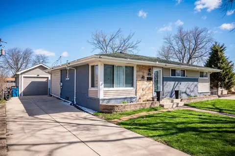 Exterior - 340 E Drake Ave, Addison, IL 60101 photo 2 of 7