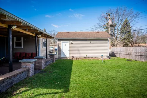 Exterior - 340 E Drake Ave, Addison, IL 60101 photo 5 of 7