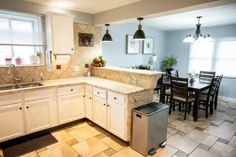 Kitchen - 340 E Drake Ave, Addison, IL 60101 photo 2 of 5