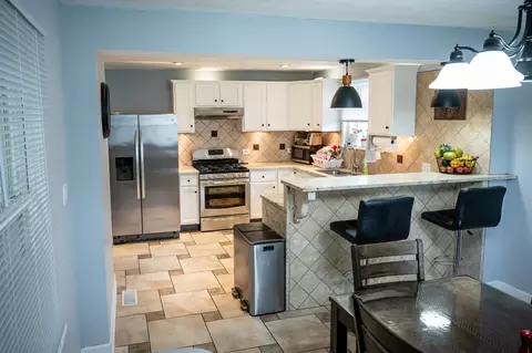 Kitchen - 340 E Drake Ave, Addison, IL 60101 photo 5 of 5