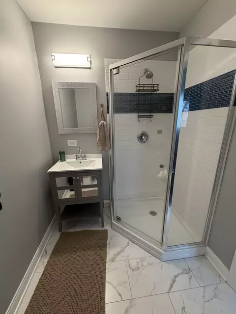 Bath - 3617 Coventry Ct, Hazel Crest, IL 60429 photo 2 of 4