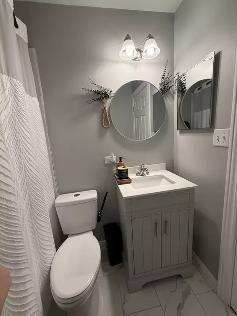 Bath - 3617 Coventry Ct, Hazel Crest, IL 60429 photo 4 of 4