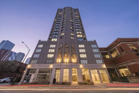 600 N Dearborn St #1512, Chicago, IL 60654