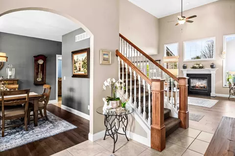 Entry Way - 1048 Norway Ct, Normal, IL 61761 photo 5 of 10