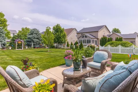 Exterior - 1048 Norway Ct, Normal, IL 61761 photo 16 of 24