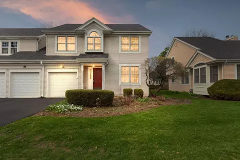 2104 Foxfield Rd, Saint Charles, IL 60174