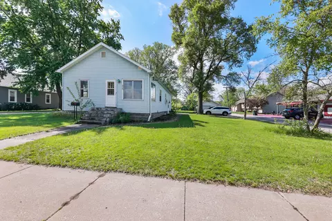 215 W Division St, Coal City, IL 60416