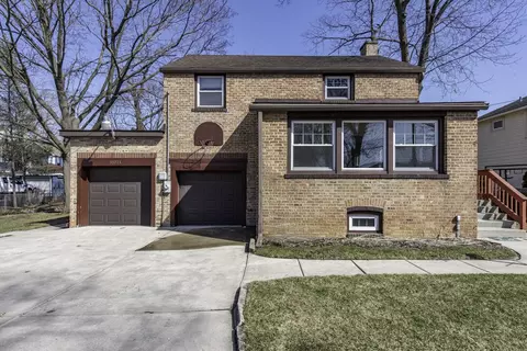 33771 N 2nd St, Grayslake, IL 60030