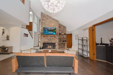 Living - 37 Pendleton Way, Bloomington, IL 61704 photo 12 of 17