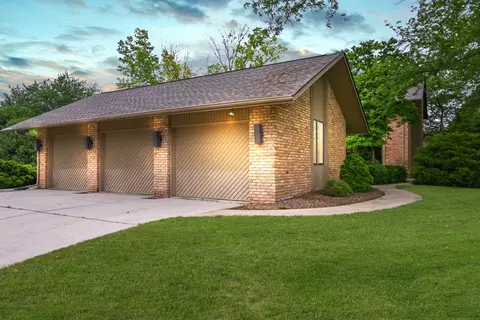 Exterior - 37 Pendleton Way, Bloomington, IL 61704 photo 8 of 11