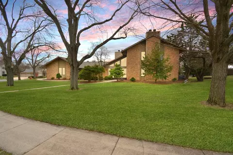Exterior - 37 Pendleton Way, Bloomington, IL 61704 photo 2 of 11