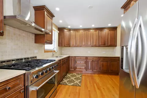 Kitchen - 8037 Mcvicker Ave, Burbank, IL 60459 photo 2 of 5