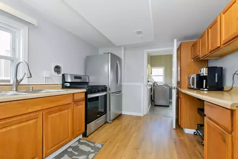 Kitchen - 8037 Mcvicker Ave, Burbank, IL 60459 photo 3 of 5