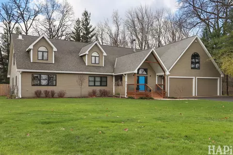 4321 Lakewood Rd, Mchenry, IL 60050