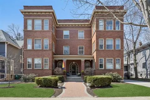 233 Clinton Ave #3S, Oak Park, IL 60302