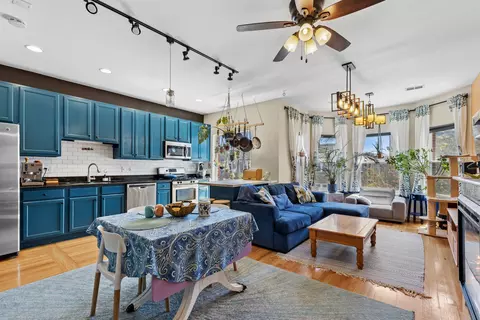 Other - 1622 W Juneway Ter #3E, Chicago, IL 60626 photo 1 of 5