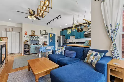 Living - 1622 W Juneway Ter #3E, Chicago, IL 60626 photo 3 of 3