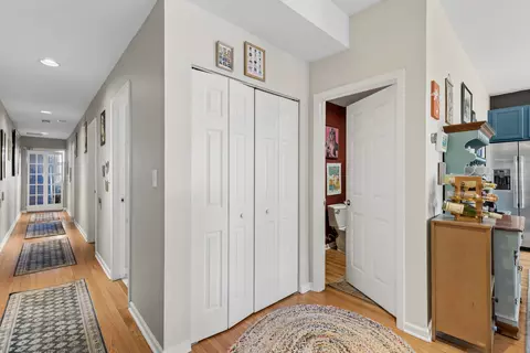 Entry Way - 1622 W Juneway Ter #3E, Chicago, IL 60626 photo 1 of 2