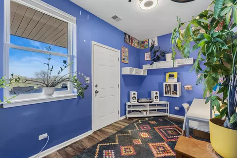 Entry Way - 1622 W Juneway Ter #3E, Chicago, IL 60626 photo 2 of 2