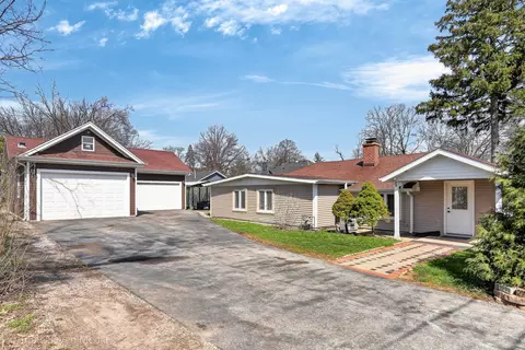 132 Harvey Ave, Wood Dale, IL 60191